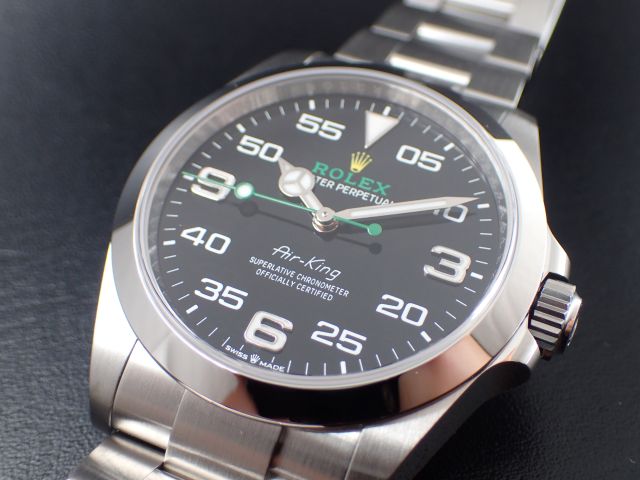 コーポレートカラーの秒針がお洒落！　Ref.126900