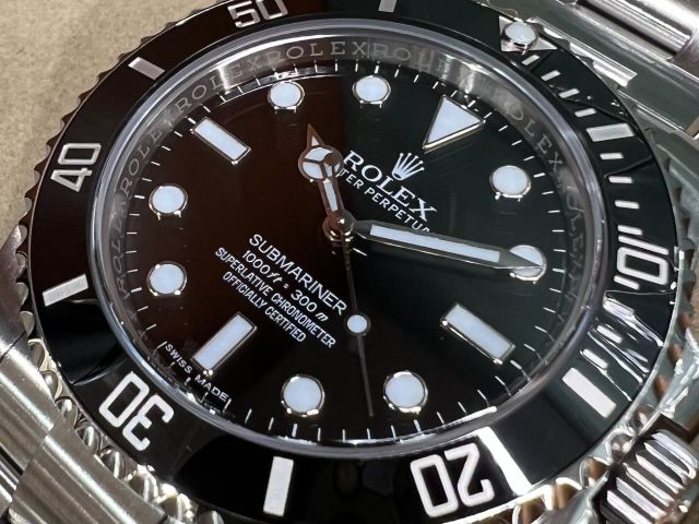 シンプルダイバーズをお探しの方に！　Ref.114060　大阪　梅田