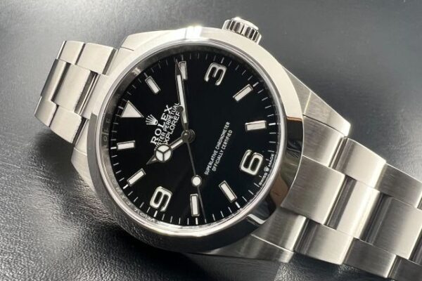 シンプルかつ存在感も抜群な人気モデル！　Ref.224270　梅田　大阪