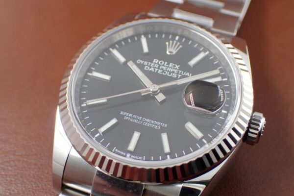 程良い高級感ながらシーン問わず使いやすい!! Ref.126234