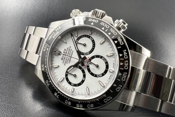 現行モデルも絶大な人気！ホワイトダイヤル！　Ref.126500LN　大阪　梅田