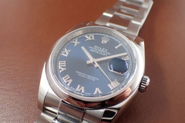 お洒落ながらオンオフ問わずスマートに着用できる1本！　Ref.116200