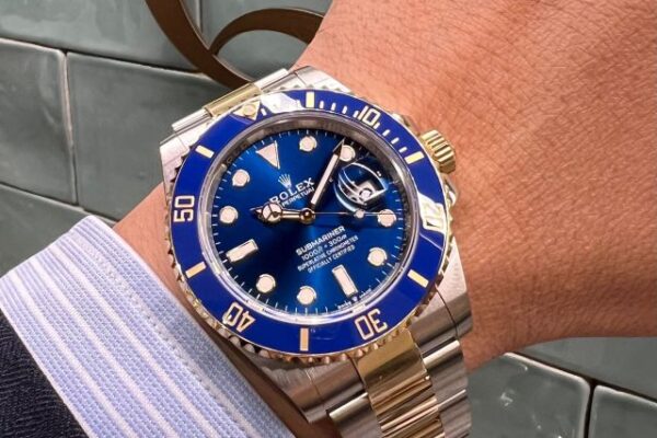 美しいロイヤルブルー文字盤！　Ref.126613LB　大阪　梅田