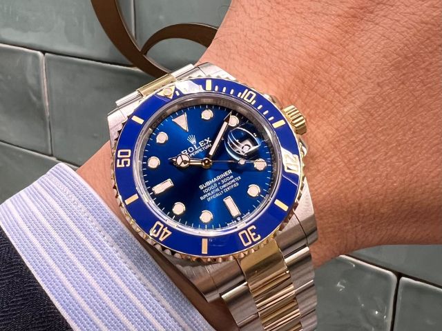 美しいロイヤルブルー文字盤！　Ref.126613LB　大阪　梅田