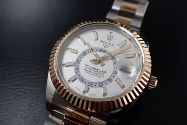 存在感抜群の複雑機構搭載モデル！！　Ref.326933