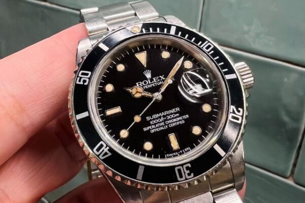 流通量の少ないヴィンテージサブが入荷！　Ref.16800　大阪　梅田