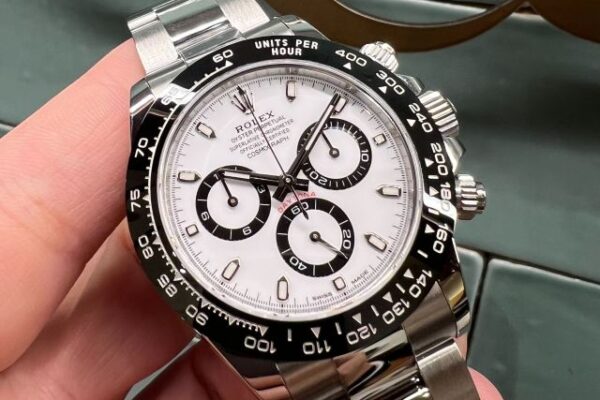 王道のデイトナ白文字盤！　Ref.116500LN　大阪　梅田